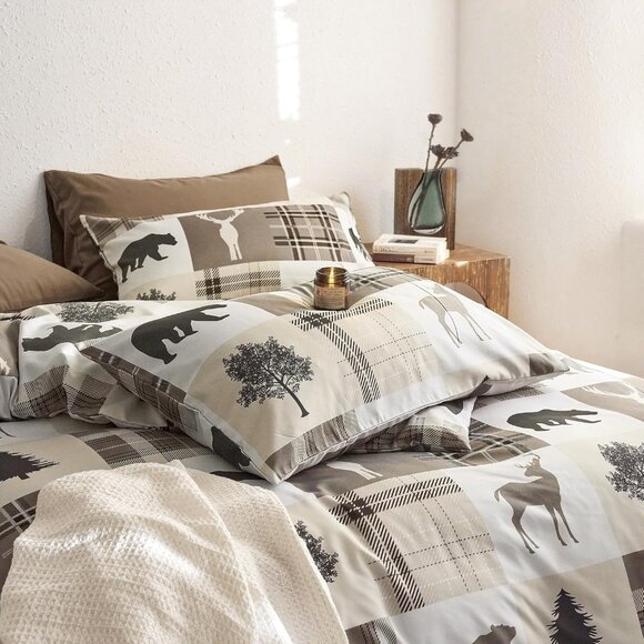 All-Season Rustic Comforter Set - Queen Size Bedding with Woodland Animals - Picture 5 of 6